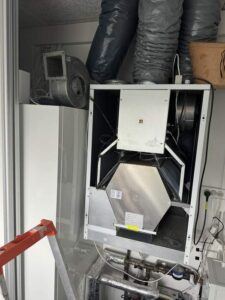 Udskiftning af ventilator på Danfoss W2